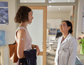 Bouton pour rediriger vers la section ''J'en parle avec un professionnel de santé'' sur le papillomavirus 